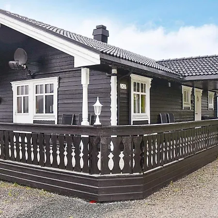7 Person In Selje-by Traum *