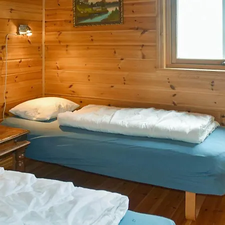 Сasa de vacaciones Three-bedroom In 1 Selje