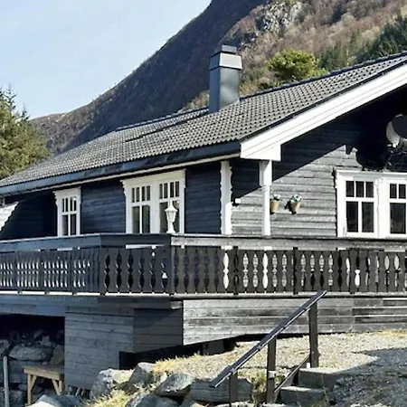 7 Person In Selje-by Traum *