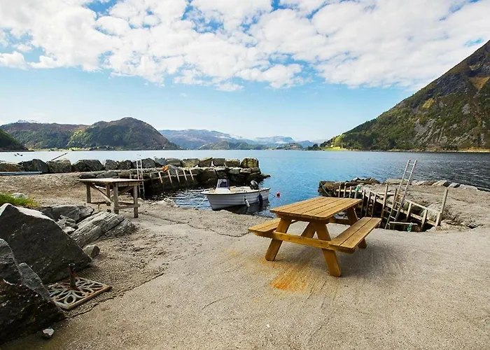 7 Person In Selje-by Traum * Selje