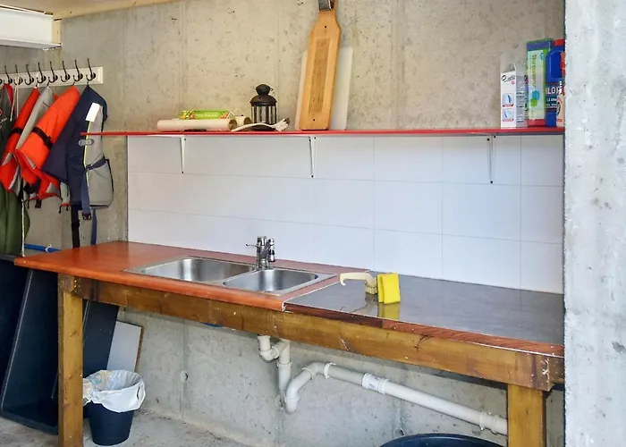 7 Person In Selje-by Traum