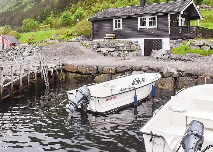 7 Person In Selje-by Traum Semesterbostad *