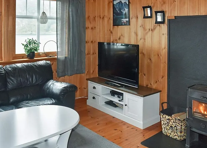 Semesterbostad 7 Person In Selje-by Traum