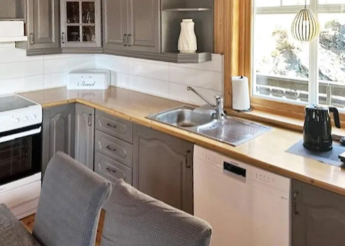 7 Person In Selje-by Traum Selje