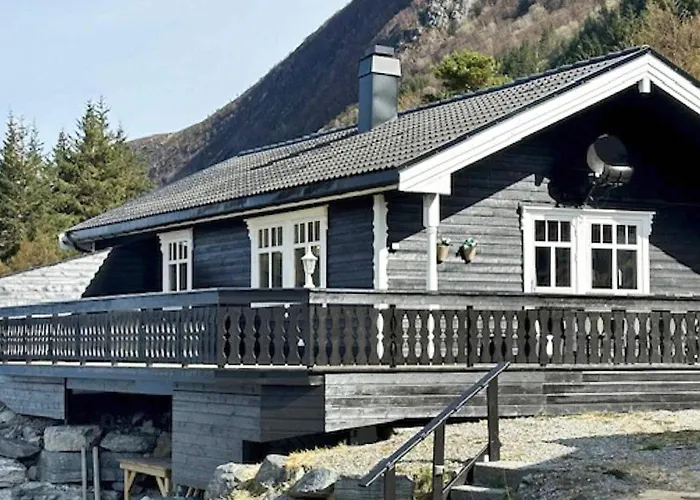 7 Person In Selje-by Traum *